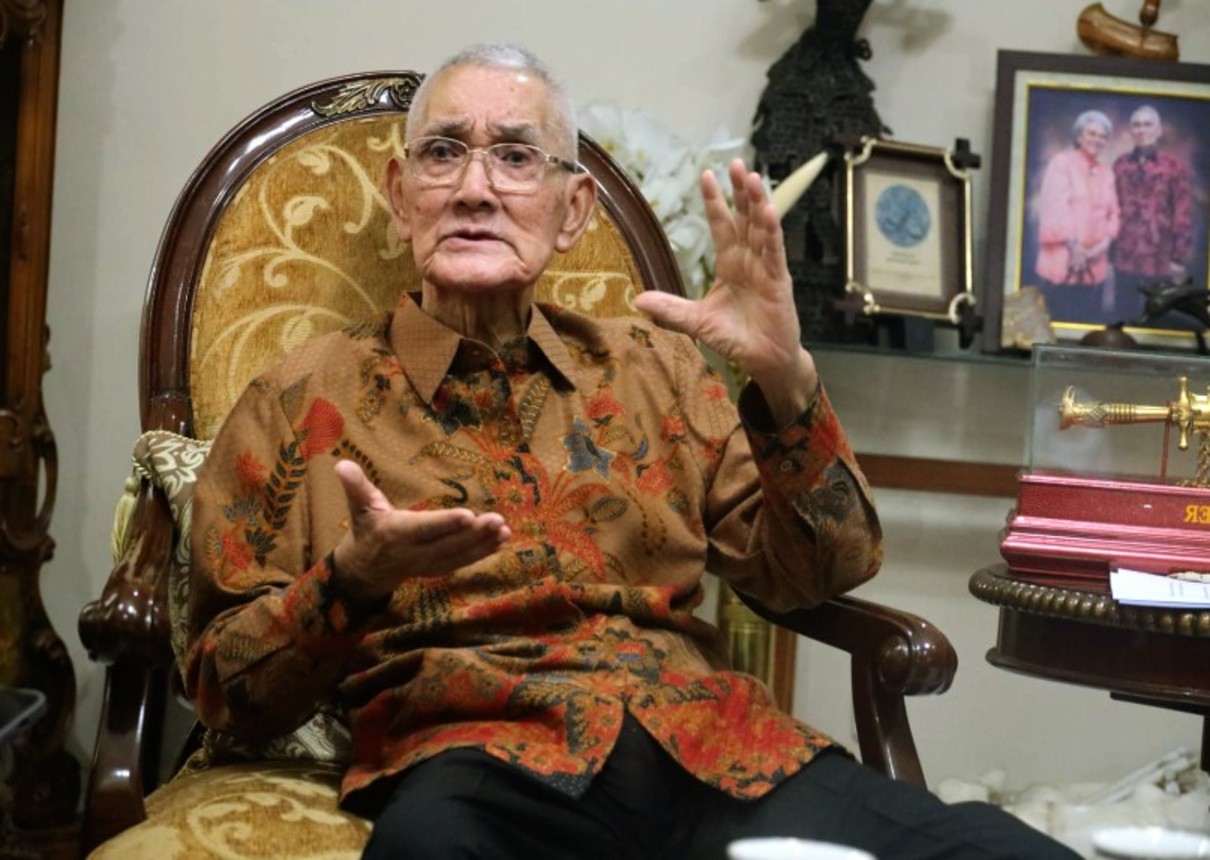 Breaking News:Wakil Presiden Ke-6 RI Try Sutrisno Tutup Usia, Pemerintah Siapkan Upacara Militer