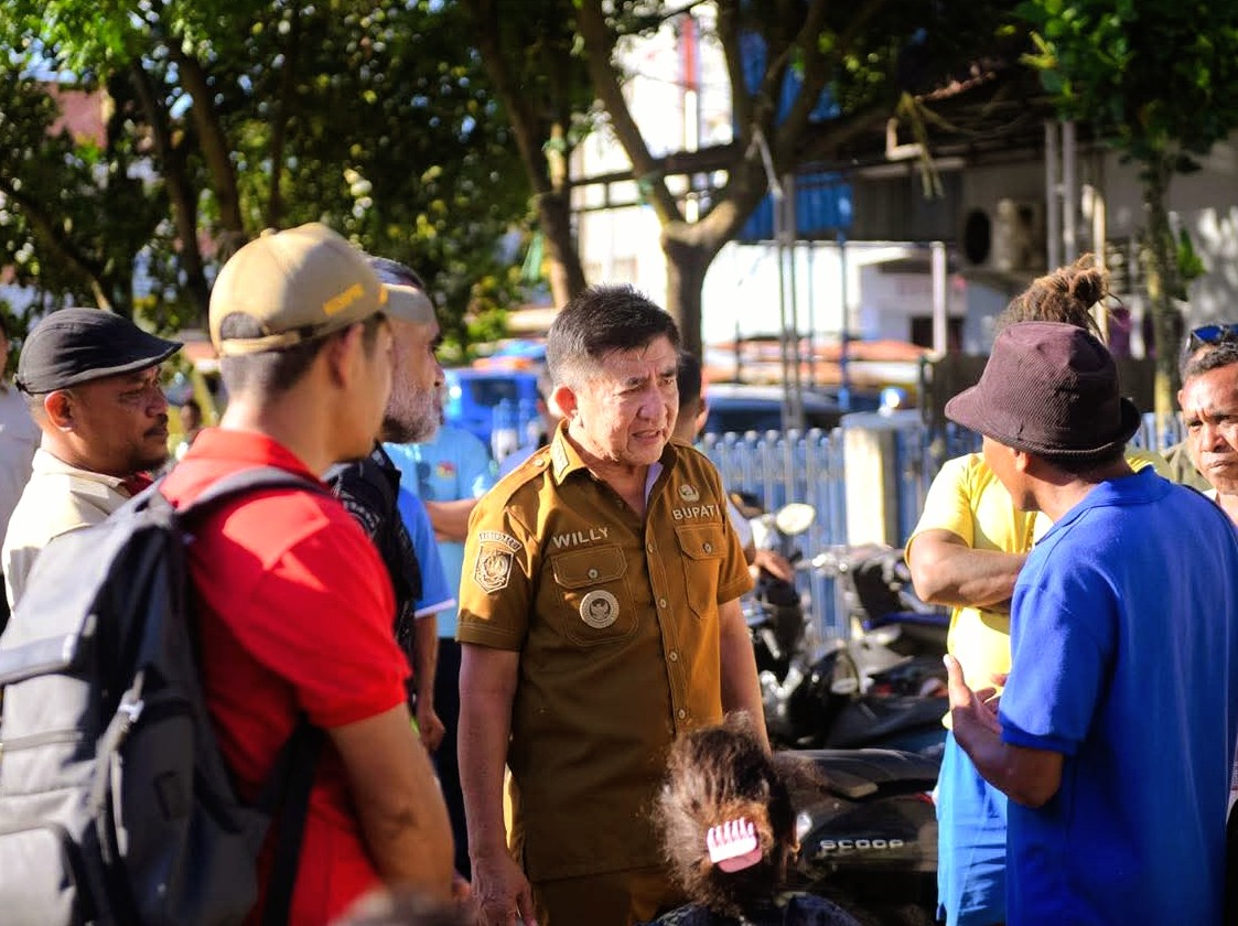 Upaya Pemkab Belu Urai Kemacetan di Pasar Atambua Melalui Penataan Lapak yang Humanis