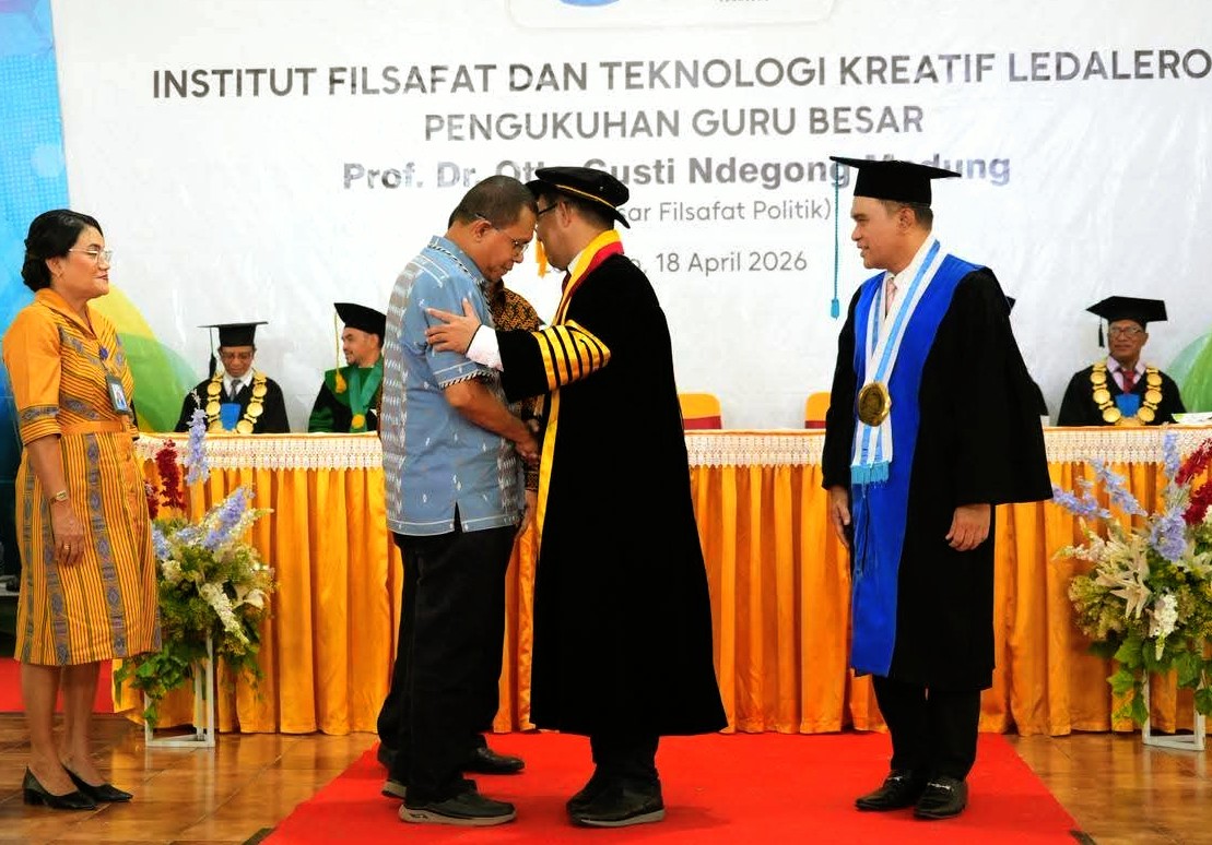 Hadiri Pengukuhan Prof Otto Gusti di Ledalero, Gubernur NTT: Politik Tanpa Filsafat Bisa Hilang Arah