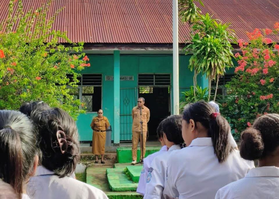 Wagub NTT Berbagi Resep Sukses di SMAN 9 Kupang: Disiplin Adalah Kunci!