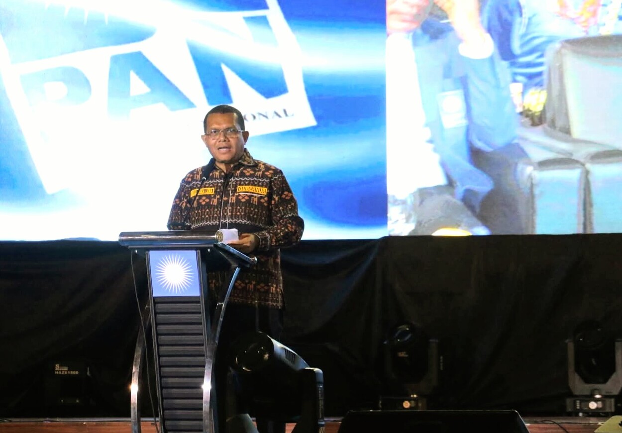 Hadiri Pelantikan Pengurus PAN NTT, Gubernur Melki Laka Lena: Politik Jangan Berjarak dari Rakyat