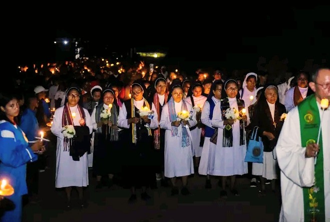 Lautan Lilin dan Lampion Hiasi Langit Teluk Gurita Atambua