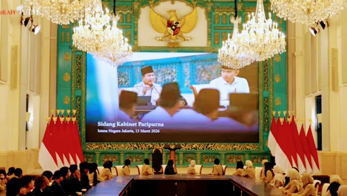 Saat Ruang Kabinet Menjadi Ruang Kelas: Mahasiswa UGM Belajar Dokumentasi Informasi di Istana Negara