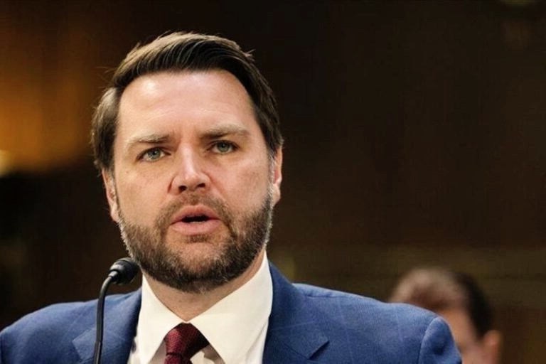 Kisah Masa Kecil di Balik Buku 'Hillbilly Elegy', JD Vance Buka-bukaan Soal Trauma dan Figur Ayah yang Kerap Berganti